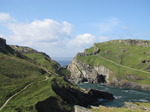 SX07037 Tintagel Castle and caves from Barras Nose.jpg